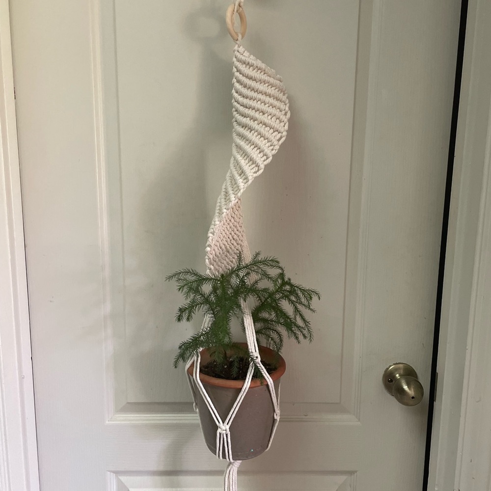Macrame spiral twist plant hanger, 40” long